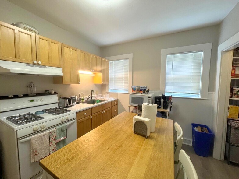 Primary Photo - 15 Belmont Sq