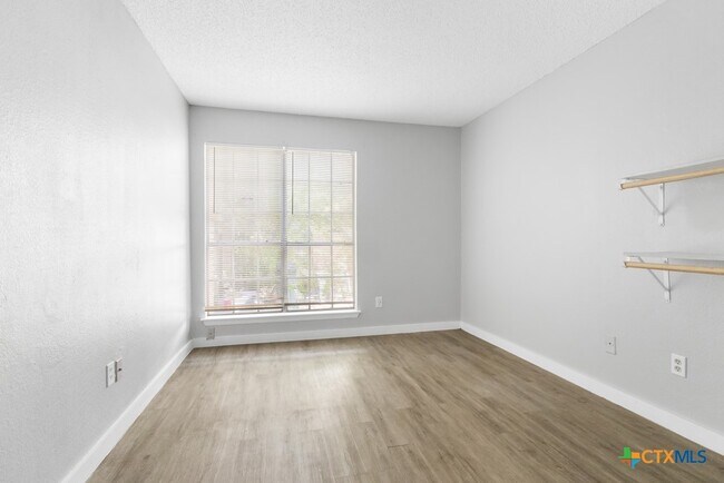 Building Photo - 6710 Windsor Hollow Dr