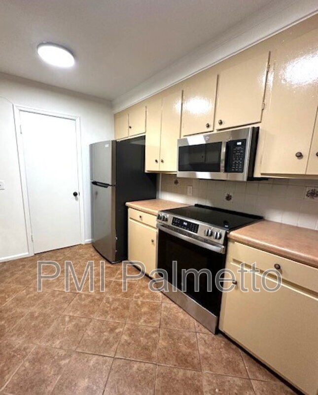 Building Photo - 222 Indian Creek Cir