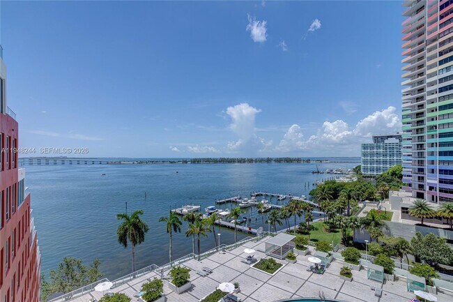 Building Photo - 1541 Brickell Ave