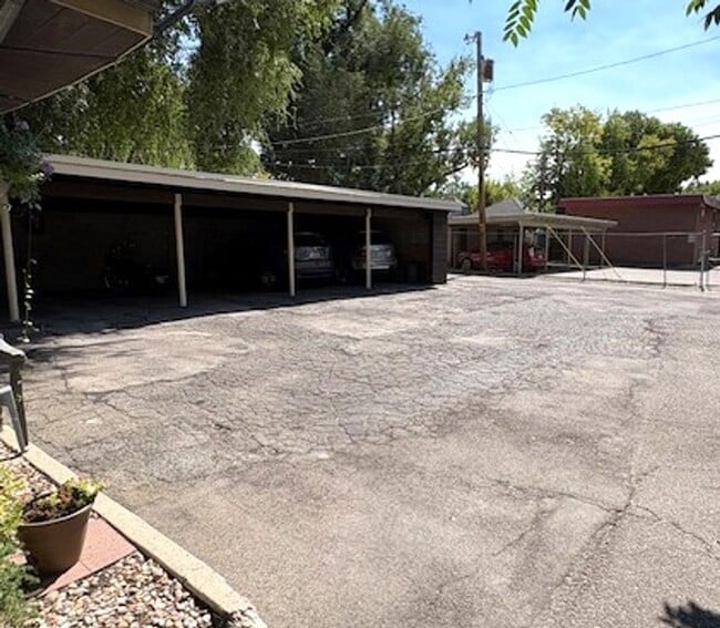 Building Photo - 1 Bedroom Apartment in SLC