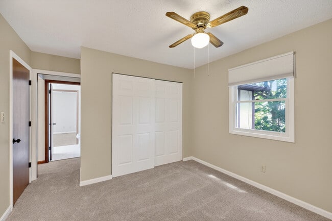 Building Photo - 4 Bedroom Near Butler University!
