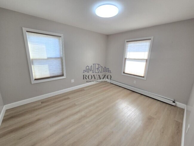 Building Photo - 219 Clark St