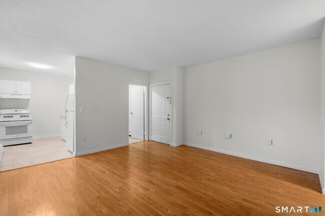 Building Photo - 18 Kelley St