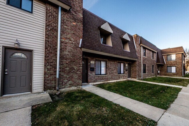 Building Photo - 13256 S Prairie