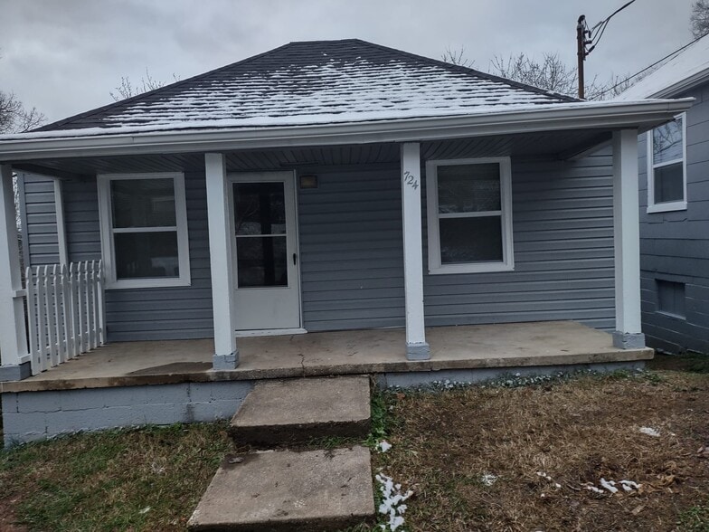Primary Photo - 724 Ben Hur Ave