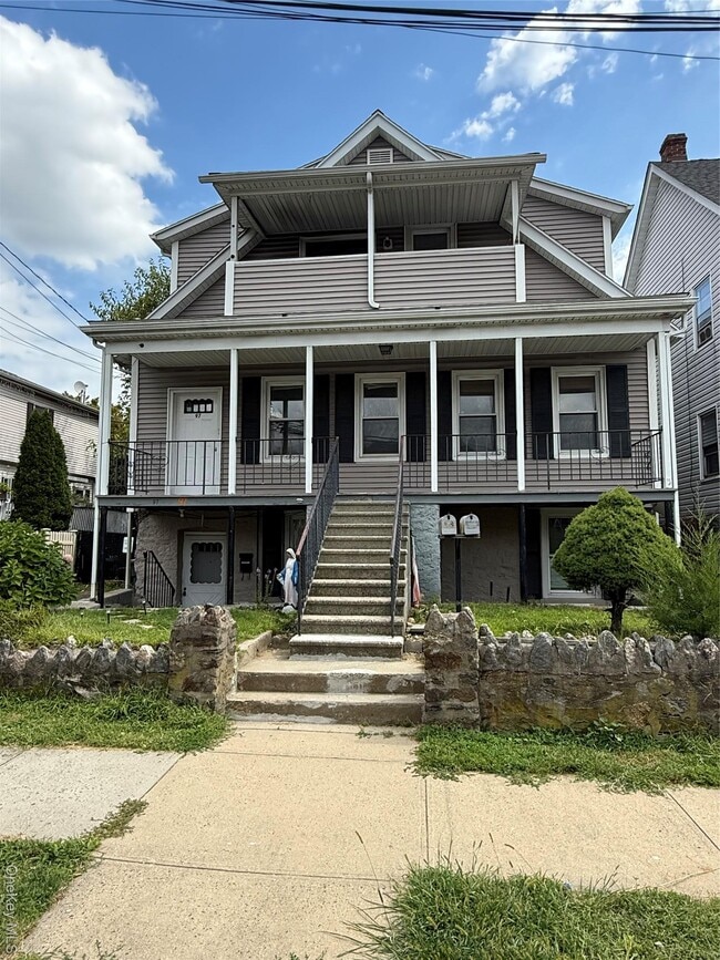 Primary Photo - 97 Inwood Ave