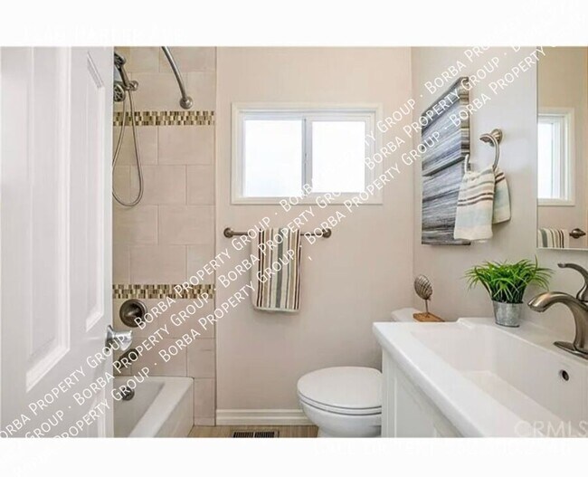 Building Photo - 1140 Harper Ave