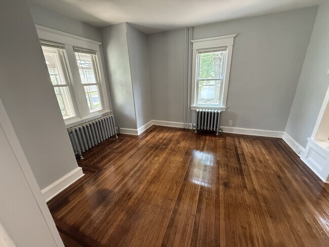 Building Photo - 302 Horace Ave