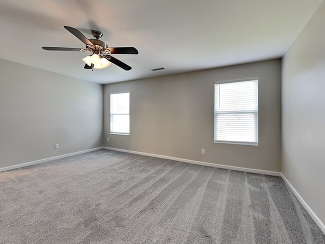 Building Photo - Spacious 4-Bedroom Home in Crystal Lakes ?...