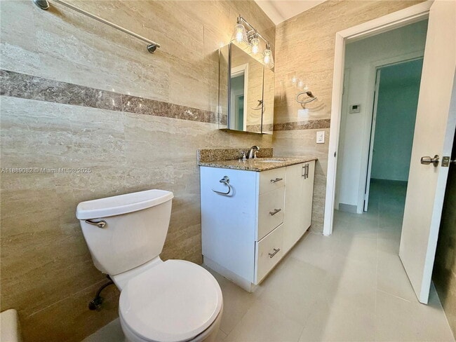 Building Photo - 1305 NW 4th St