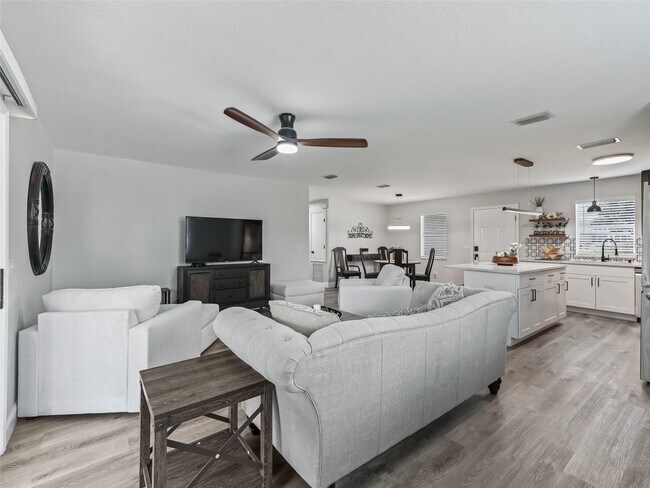Building Photo - 962 Chula Ct