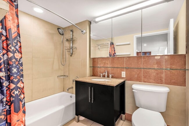 Building Photo - 555 W 23 St