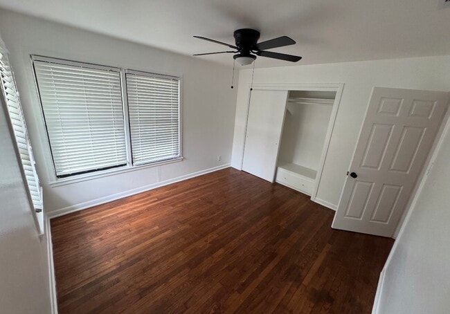Building Photo - 1024 Miramar Pl