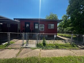 Building Photo - 1504 Luzon St