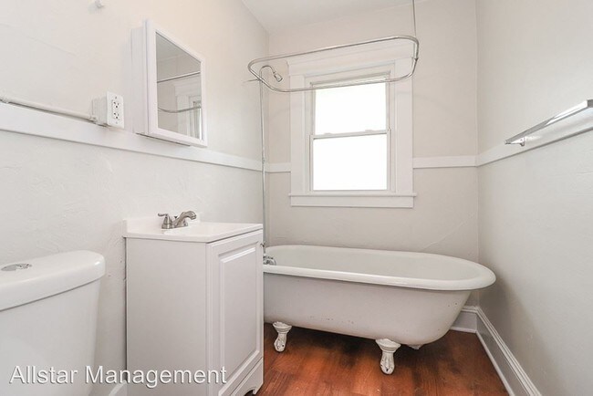 Building Photo - 2810 Woodbridge Ave