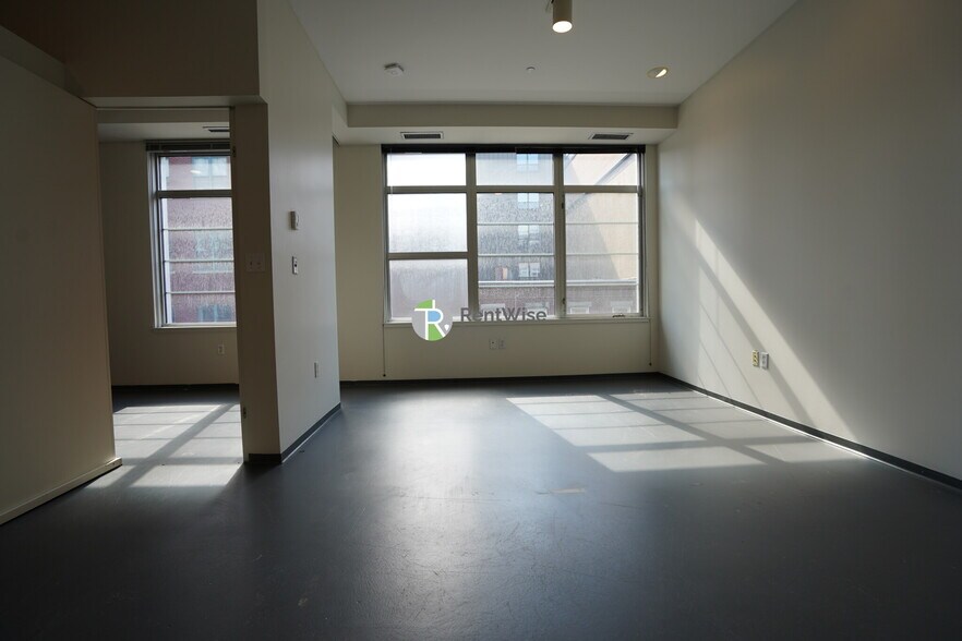 Building Photo - 160 E Berkeley St