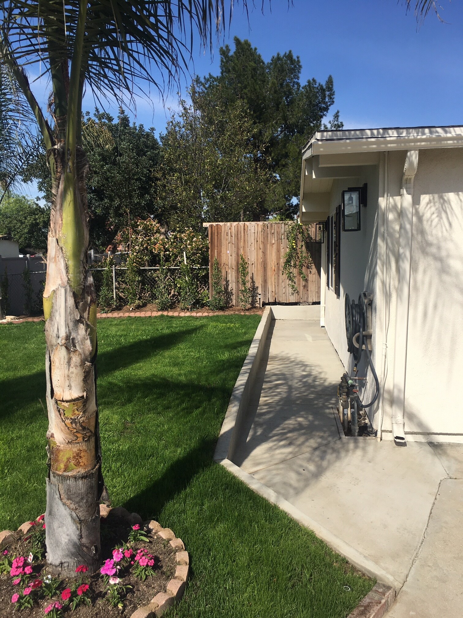 Building Photo - 10022 Kester Ave