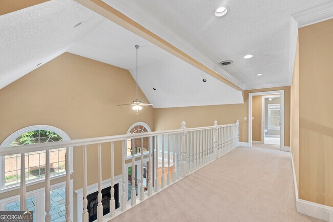 Building Photo - 235 Smokerise Trce