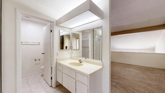 Building Photo - 48255 Monroe St