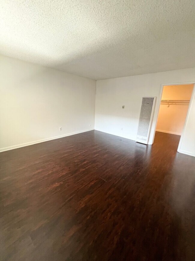 Interior Photo - ARLINGTON 2