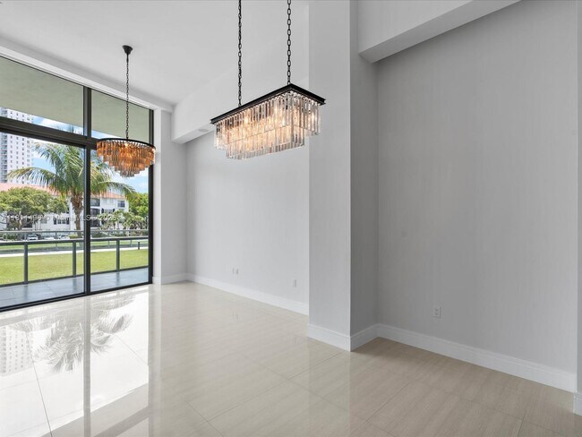 Building Photo - 3250 NE 188th St