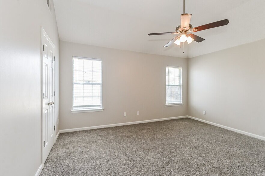 Building Photo - 9882 Wynngate Dr