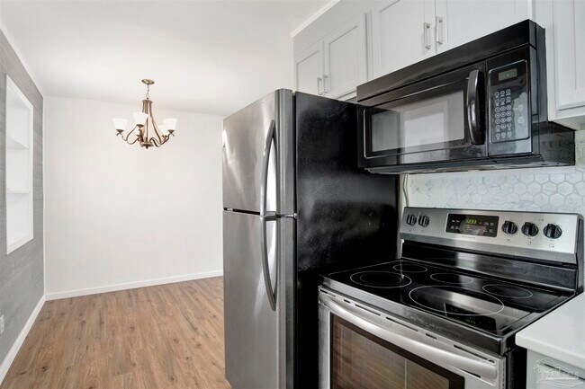 Building Photo - 51 Adkinson Dr