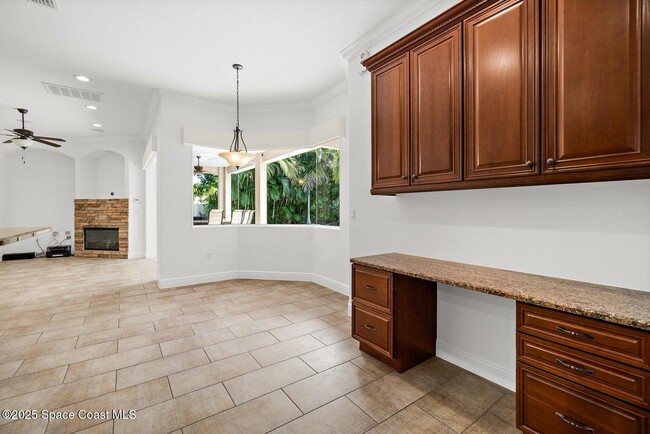 Building Photo - 1837 Croghan Dr
