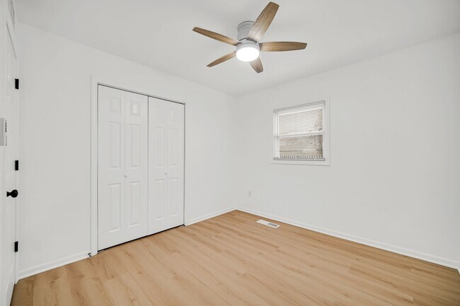 Building Photo - 3 Bedroom 1 Bathroom House for Rent!