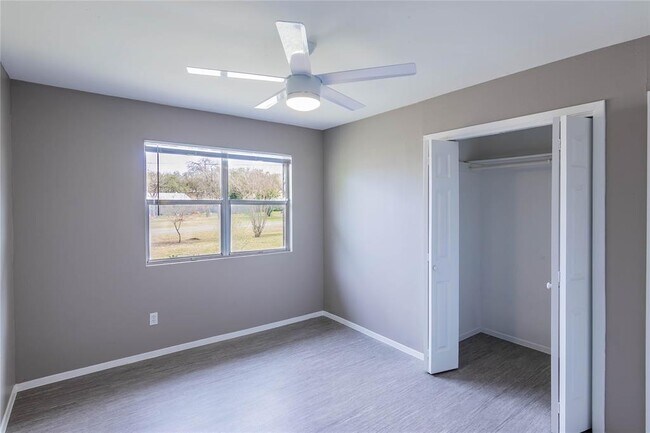 Building Photo - 207 N Cougar Ave