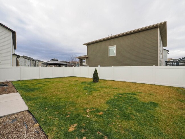 Building Photo - 3 bedroom, 2.5 Bathroom Saratoga Springs Home