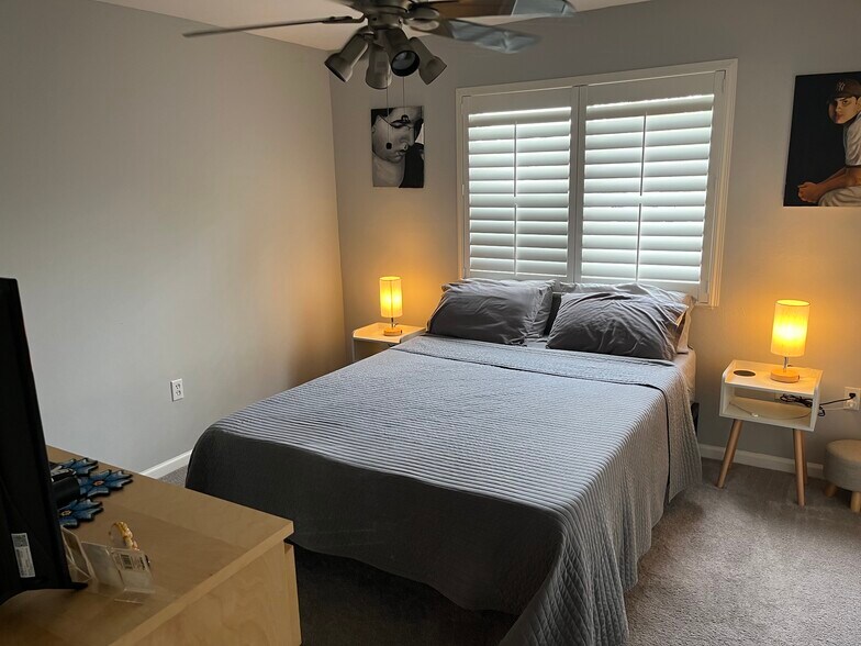 Building Photo - 3100 Seasons Way