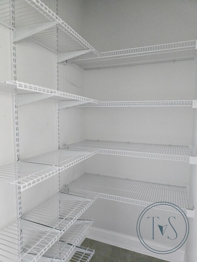 Building Photo - FALL MOVE-IN SPECIAL: $1000 OFF 1st MONTH'...