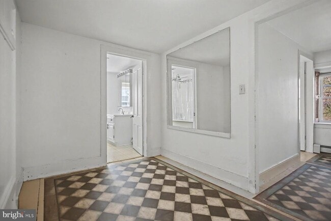 Building Photo - 739 Sergeantsville Rd