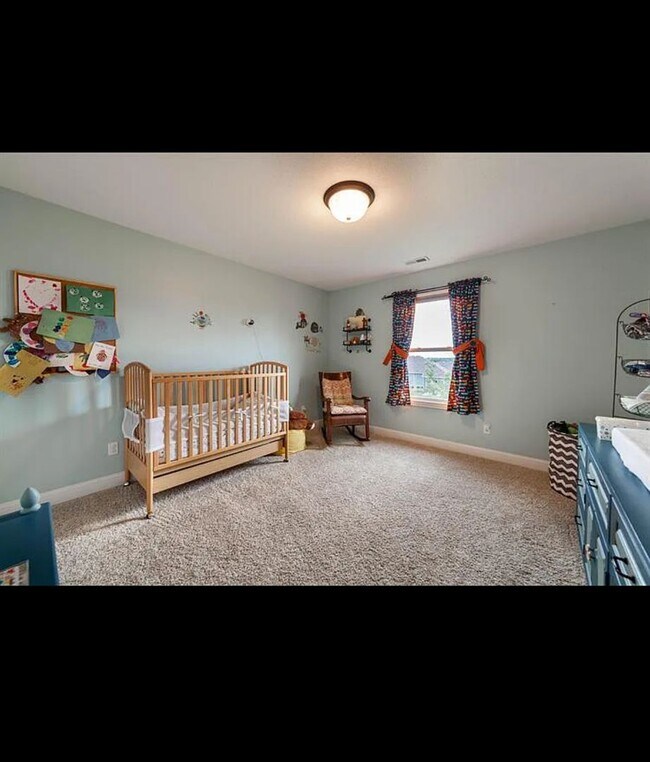 Building Photo - 5610 Abercorn Dr