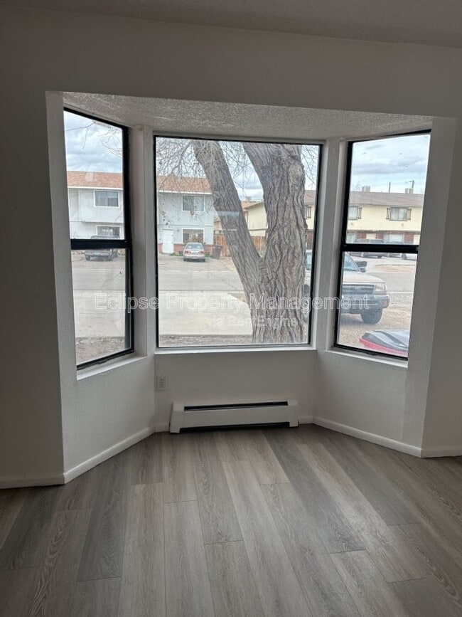 Building Photo - 3247 Main St