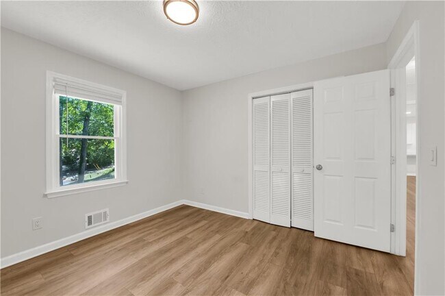 Building Photo - 5722 Port Dr