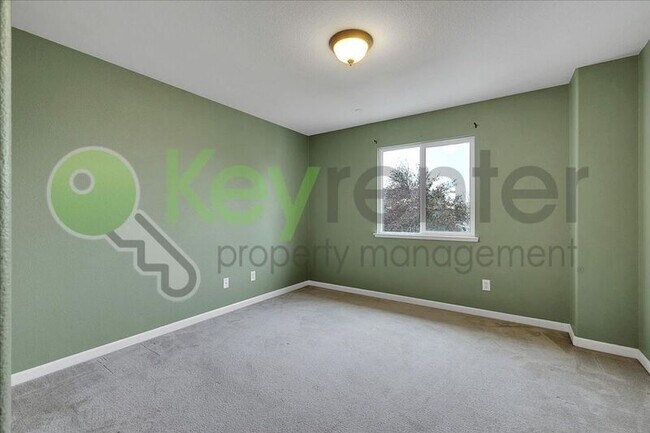 Building Photo - 1444 Eaglesfield Ln