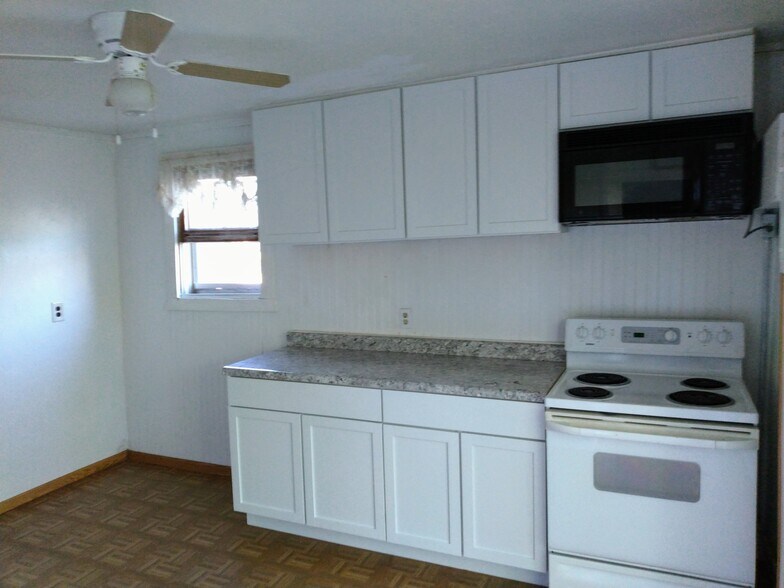 EAT IN KITCHEN - 1324 M St NE