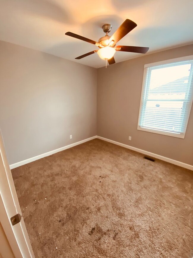 Building Photo - 3 bed 2.5 bath Condo in Germantown