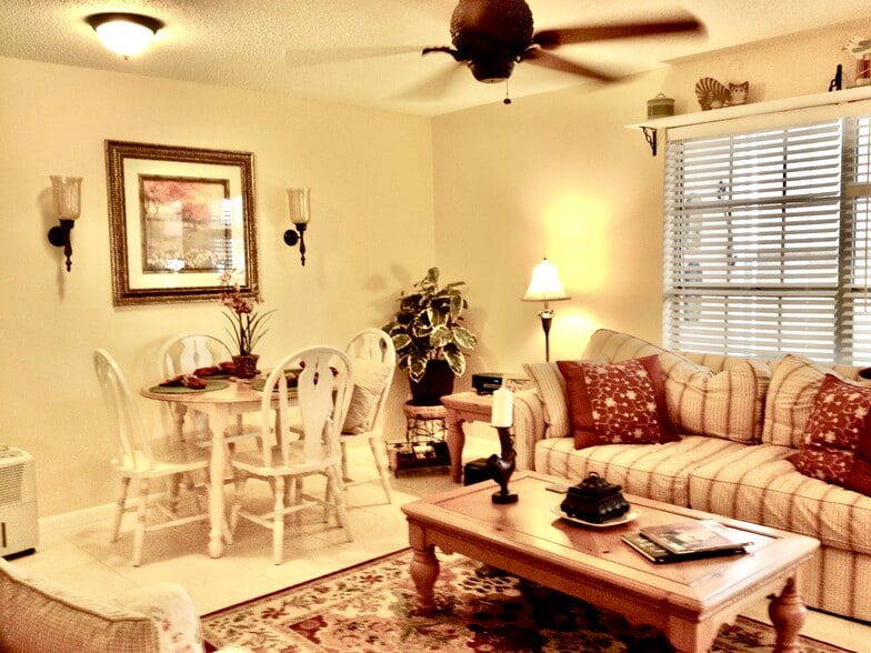 Building Photo - 2108 SE Edler Dr