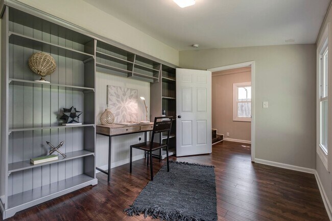 Building Photo - Cute and Cozy Home in Cleveland Park, Walk to Mas Tacos and The Pharmacy, Minutes to Five Points,...