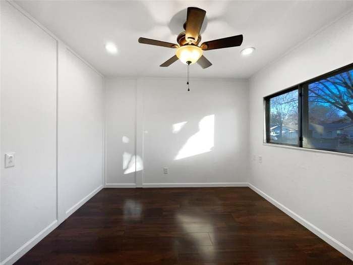 Building Photo - 2422 Kingston St