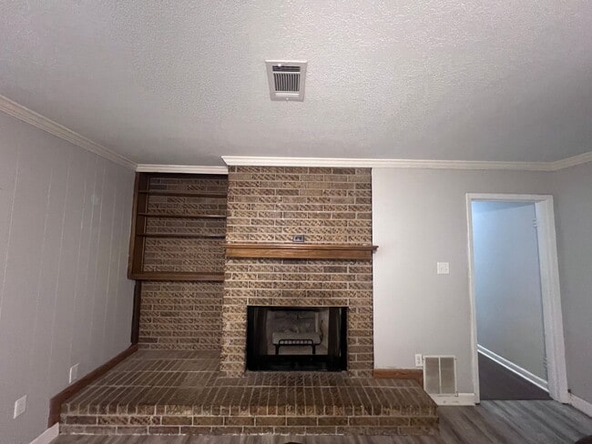 Building Photo - 206 Indian Trail