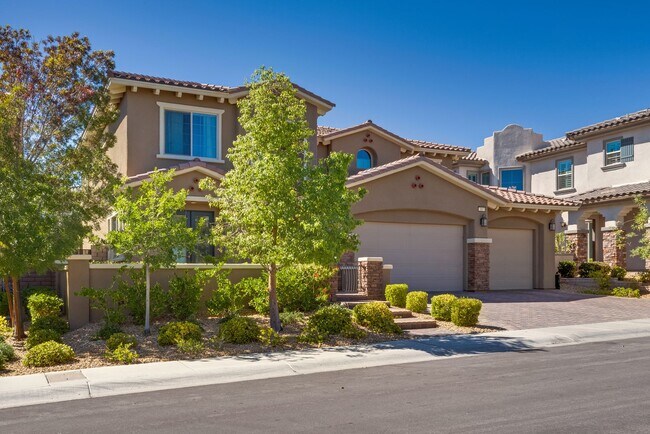 Building Photo - Stunning Summerlin Rental on Private Cul-d...