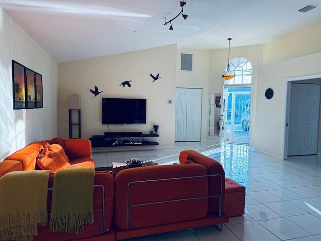 Building Photo - 7759 Great Glen Cir