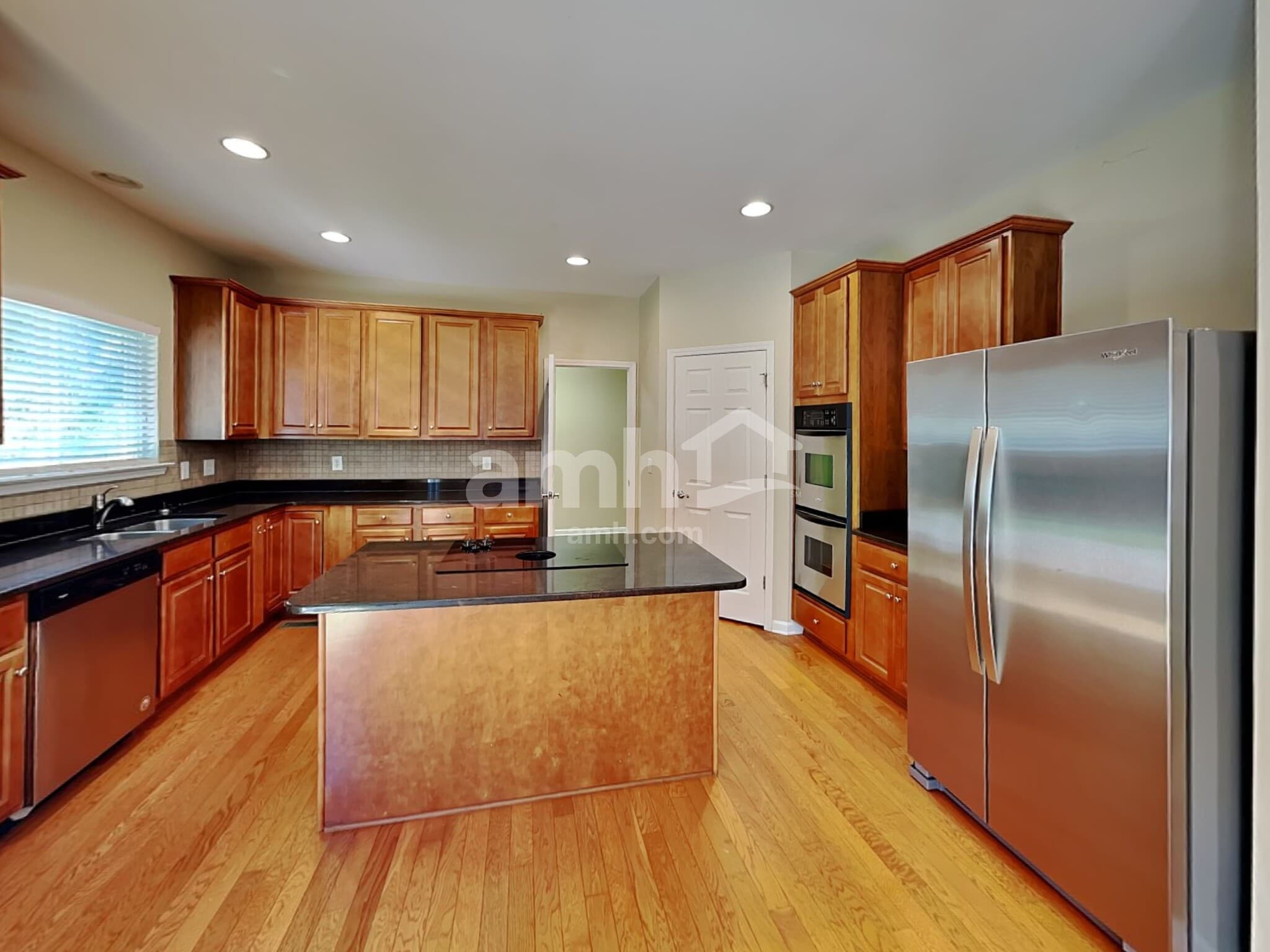 Building Photo - 319 Forest Bend Dr