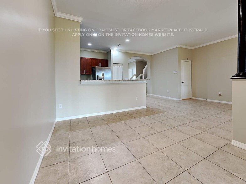 Building Photo - 305 River Bluff Ln