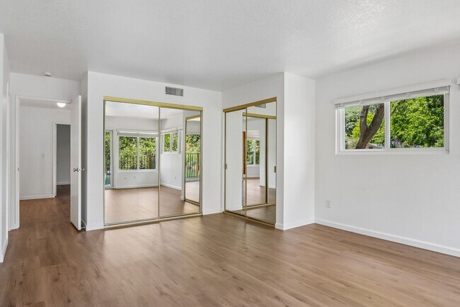 Building Photo - 29311 S Lake Shore Dr